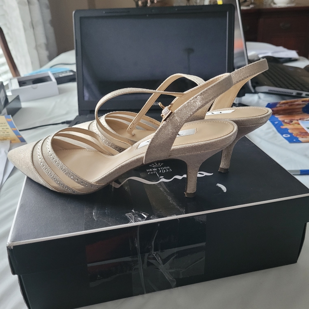 Ladies shoes